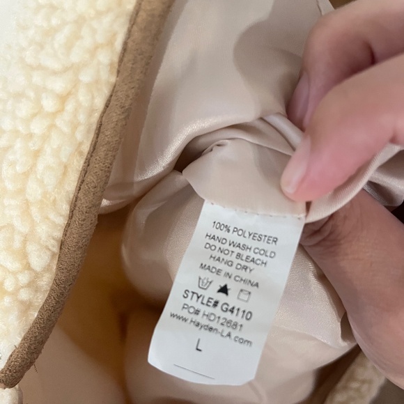 Hayden Girls zip up cream fleece vest, size large never worn - Picture 5 of 5